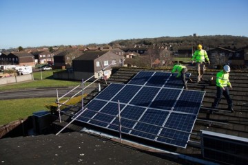 UK breaks solar energy record on sunny March weekend
